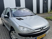 Peugeot 206 - 1.6-16V Gentry l Automaat l Dealeronderhouden