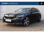 BMW 5-serie - 5 Serie Touring 550e xDrive M Sport Automaat / Pan