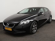 Volvo V40 - 2.0 T2 Momentum | 17 inch • Cruise • Parkeersensoren