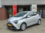 Toyota Aygo - 1.0 VVT-i X-PLAY AUTOMAAT AIRCO APPLE/ANDROID CAMERA EL-RAME