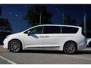 Chrysler Pacifica - 3.6 V6 Hybrid GERESERVEERD