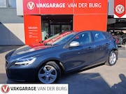 Volvo V40 - 2.0 T2 Momentum , Nieuwe Remblokken! RIJKLAAR