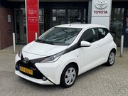 Toyota Aygo X - X-PLAY 5-DEURS NAVI 4S-BANDEN AIRCO CAMERA BLUETOOTH EL-RAME