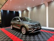 Volkswagen T-Roc - 1.5 TSI Style Pano Camera Leder-memory IQ-Lights Keyless Bom