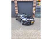 Volvo V40 - 1.6 T3 R-Design