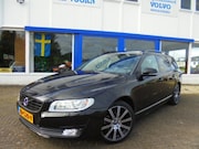 Volvo V70 - 2.0 T4 INSCRIPTION, 18 INCH, LEDER, ADAP.CRUISE, SCHUIFD, TR