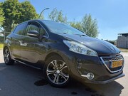Peugeot 208 - 1.4 Vti Griffe leather interior