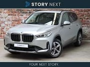 BMW X1 - sDrive20i Executive Automaat / Navigatiesyteem / P