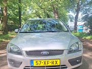 Ford Focus - 1.6-16V Futura en distributie/waterpomp