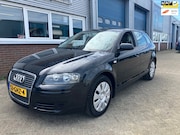 Audi A3 - 1.6 Attraction Business Edition Cruisse Clima