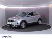 Volkswagen T-Roc - 1.5 TSI Style 150 pk Automaat (DSG) | Navigatie | Trekhaak (