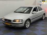 Volvo S60 - 2.4 / DEALER ONDERHOUDEN / AUTOMAAT / NETTE AUTO