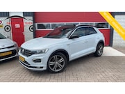Volkswagen T-Roc - 1.5 TSI Sport R-LINE / AUTOMAAT / NWE D-RIEM / PANORAMADAK /