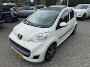 Peugeot 107 - 1.0-12V Sportium 5Drs,Apk 23/11-27,Airco,Nap,Elek-pakket