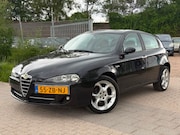 Alfa Romeo 147 - 2.0 T.Spark Business AIRCO CRUISE LEDER