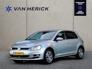 Volkswagen Golf - 1.2 TSI Connected Series | ACC | Trekhaak | Stoelverwarming