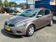 Kia Ceed - 1.4 CVVT X-tra / AIRCO / AUX / TREKHAAK / NAP