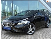 Volvo V40 - 2.0 T2 Inscription Panoramadak / Stoelverwarming / Leder