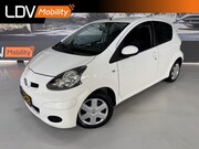 Toyota Aygo - 1.0-12V Dynamic Navigator / Airco / Elek ramen / Navigatie /