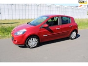 Renault Clio - 1.5 dCi Authentique 5 Drs met navigatie en Airco