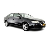 Volkswagen Passat - 2.0 FSI Highline Aut. *NAVI-FULLMAP | LEATHER-ALCANTARA | SP