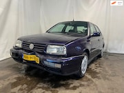 Volkswagen Vento - 1.8 GL - Front Schade - Glasbreuk