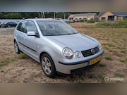 Volkswagen Polo - 1.4-16V Highline