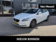 Volvo V40 - 2.0 T2 Momentum Trekhaak | stoel verwarming | lichtmetaal | 