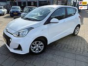 Hyundai i10 - 1.0i Comfort *navigatie + pdc + airco + Apple/AndroidCarPlay