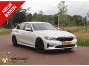 BMW 3-serie - 320i Business Edition Plus | Camera | Apple Carplay | Leer |