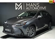 Lexus NX - 350h / KEYLESS / ACC / CAMERA / CARPLAY / ALCANTARA