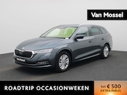 Skoda Octavia - Combi 1.0 e-TSI Ambition | Automaat | Camera | Stoelverwarmi