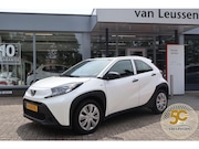 Toyota Aygo X - 5-DEURS AD-CRUISE AIRCO EL-RAMEN STUUR MULTIFUNCTIONEEL