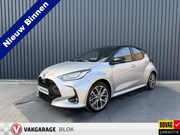 Toyota Yaris - 1.5 Hybrid 130 Executive / Bi tone | Pano dak | JBL | Head-u