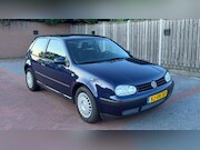 Volkswagen Golf - 1.6