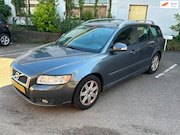 Volvo V50 - 1.6 D2 S/S R-Design Pro Edition / Airco / Parkeersensoren /