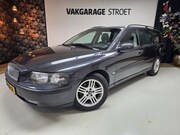 Volvo V70 - 2.4 Comf.L| Youngtimer | nw distr | trekh | cruise | boekje