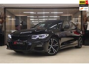 BMW 3-serie - 330i High Executive M-PAKKET PANO/CARPLAY/SFEER/HK/HUD/VOL