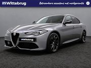 Alfa Romeo Giulia - 2.0T Super | Cognac leder | Navigatie | Camera | Schakelpadd