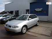 Audi A3 - 1.6 Attraction *AUTOMAAT*CLIMA