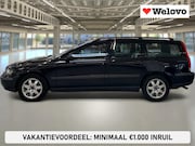 Volvo V70 - 2.4 Comfort Line Nieuwe koppeling, trekhaak, verwarmde stoel