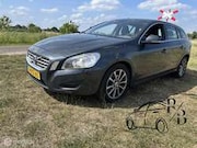 Volvo V60 - 1.6 T3 Momentum NAVI CRUISE AIRCO PARK SENS