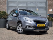 Peugeot 2008 - 1.2 PureTech Allure 4 seizoen banden/Panoramadak/stof-leder