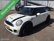 MINI Cooper S - Mini 1.6 loopt goed koppeling hoog
