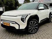 Kia EV3 - Plus 81.4 kWh | 19" Velgen | 1e eigenaar | Stoelverwarming |