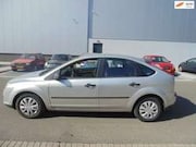 Ford Focus - 1.6-16V Trend met airco trekhaak ALLEN EXPORT RIJD