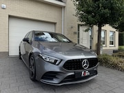 Mercedes-Benz A-klasse - 180 AMG Aut Nightpakket Widescreen AmbientLight Keyless Spor