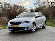 Skoda Octavia - 1.2 TSI Greentech Elegance Businessline 5DRS NAVI KEYLES ECC