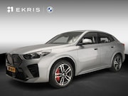 BMW iX2 - eDrive20 | M-Sportpakket | LED | Navigatie | Trekhaak | Spor