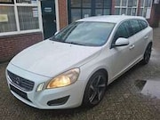 Volvo V60 - 2.4 D5 HANDEL EXPORT STAAT OP NL KENTEKEN